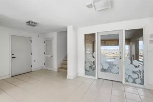 2869 Seabreeze Dr S, Saint Petersburg, FL 33707 - Photo 38