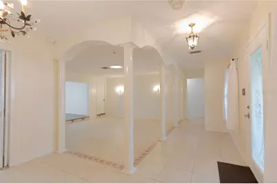 11016 Saginaw Drive, Tampa, FL 33617 - Photo 6