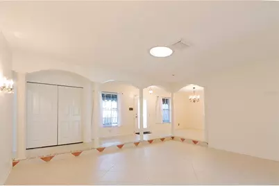 11016 Saginaw Drive, Tampa, FL 33617 - Photo 10