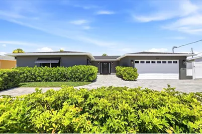 121 79th Street S, Saint Petersburg, FL 33707 - Photo 4