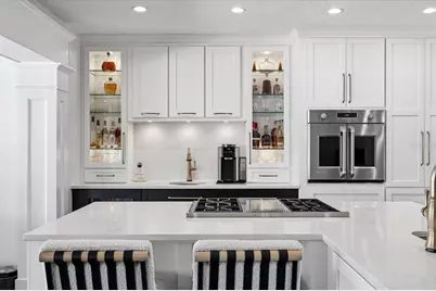 121 79th Street S, Saint Petersburg, FL 33707 - Photo 18