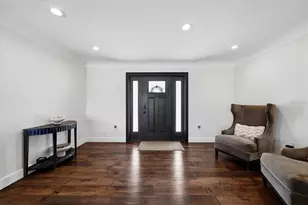 121 79th St S, Saint Petersburg, FL 33707 - Photo 12
