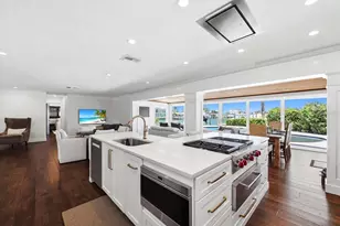 121 79th St S, Saint Petersburg, FL 33707 - Photo 16