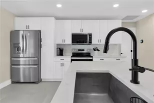 24 Marina Terrace, Treasure Island, FL 33706 - Photo 4