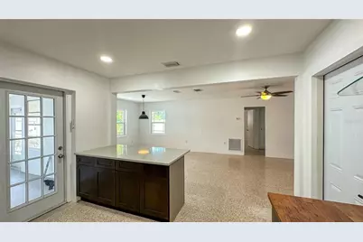 701 52nd Avenue S, Saint Petersburg, FL 33705 - Photo 10