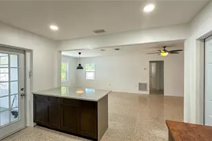 701 52nd Ave S, Saint Petersburg, FL 33705 - Photo 10