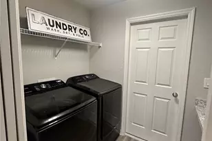 6911 Gideon Cir, Zephyrhills, FL 33541 - Photo 24