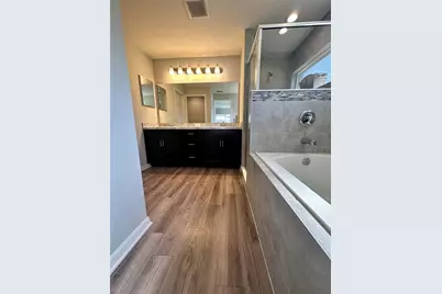 6911 Gideon Cir, Zephyrhills, FL 33541 - Photo 22