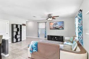 14855 Crescent Rock Dr, Wimauma, FL 33598 - Photo 10