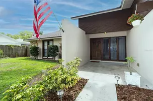 1005 Tranquiview Ln, Valrico, FL 33594 - Photo 4
