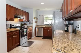 1005 Tranquiview Ln, Valrico, FL 33594 - Photo 6
