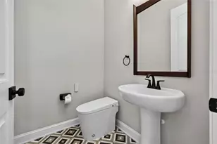 293 18th Ave S, Saint Petersburg, FL 33705 - Photo 18