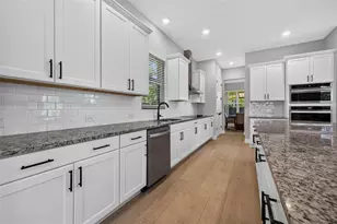 293 18th Ave S, Saint Petersburg, FL 33705 - Photo 12