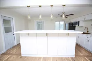 827 La Jolla Ave, Sun City Center, FL 33573 - Photo 8