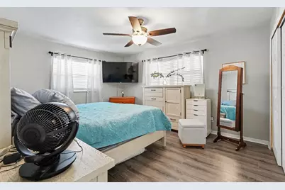 13651 Imperial Grove Drive N, Largo, FL 33774 - Photo 12