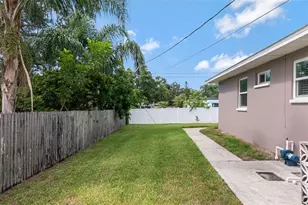 1801 Oak Park Dr N, Clearwater, FL 33764 - Photo 56