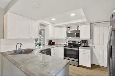 3920 Beacon Square Drive, Holiday, FL 34691 - Photo 6
