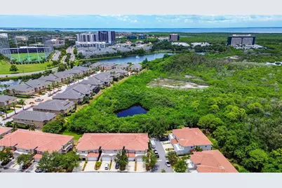 256 Valencia Circle, Saint Petersburg, FL 33716 - Photo 2