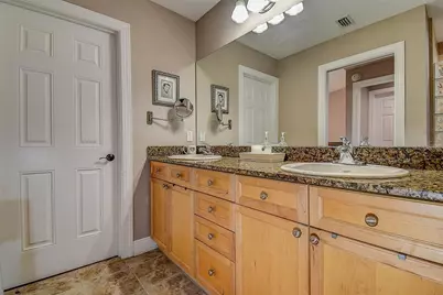 256 Valencia Circle, Saint Petersburg, FL 33716 - Photo 22