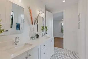 220 90th Ave NE, Saint Petersburg, FL 33702 - Photo 64
