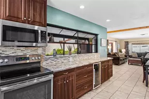 10472 Orange Blossom Ln, Seminole, FL 33772 - Photo 12