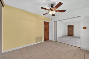 2864 62nd Ave S, Saint Petersburg, FL 33712 - Photo 8