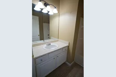 18004 Villa Creek Drive, Tampa, FL 33647 - Photo 10