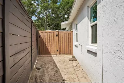 8420 N River Dune Street, Tampa, FL 33617 - Photo 18