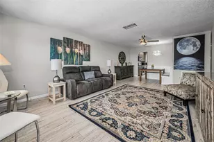 5725 80th St N, Saint Petersburg, FL 33709 - Photo 8