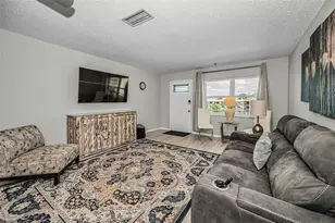 5725 80th St N, Saint Petersburg, FL 33709 - Photo 4