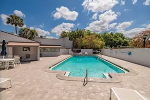 4207 Fairway Run, Tampa, FL 33618 - Photo 4