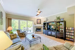 1722 Arabian Ln, Palm Harbor, FL 34685 - Photo 2