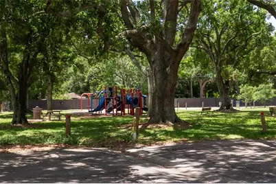 658 15th Street NW, Largo, FL 33770 - Photo 10