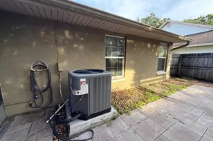 1215 Tuxford Dr, Brandon, FL 33511 - Photo 14