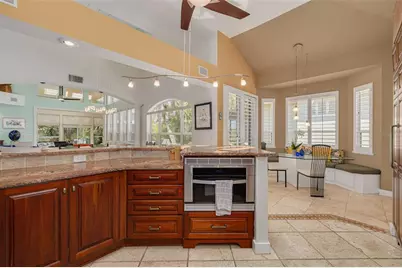 2613 59th Street S, Gulfport, FL 33707 - Photo 8