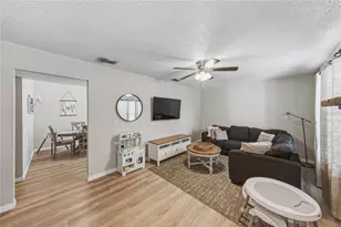3949 King Dr, Brandon, FL 33511 - Photo 8