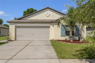 2987 Moulden Hollow Dr, Zephyrhills, FL 33540 - Photo 1
