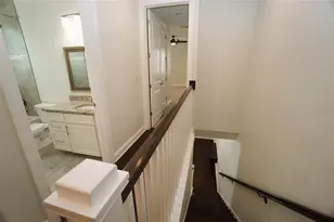 4250 W Carmen St, Tampa, FL 33609 - Photo 16