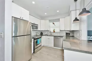3242 Kingston St N, Saint Petersburg, FL 33713 - Photo 12