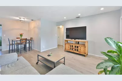 3242 Kingston Street N, Saint Petersburg, FL 33713 - Photo 8