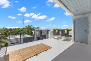368 14th St N, Saint Petersburg, FL 33705 - Photo 18