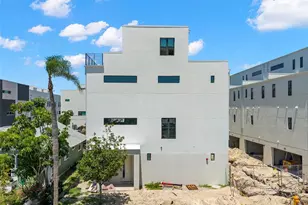368 14th St N, Saint Petersburg, FL 33705 - Photo 2
