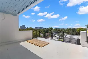 368 14th St N, Saint Petersburg, FL 33705 - Photo 16