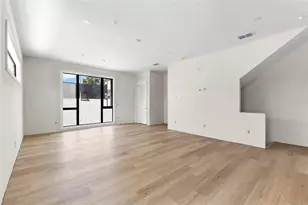 368 14th St N, Saint Petersburg, FL 33705 - Photo 10