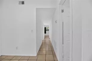 8726 & 8728 N 48th St, Tampa, FL 33617 - Photo 14