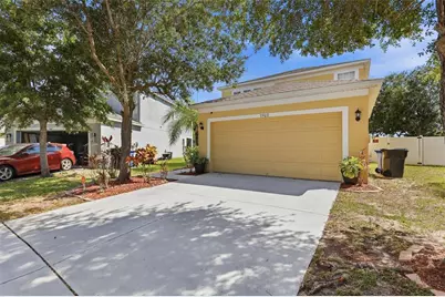 7902 Carriage Pointe Dr, Gibsonton, FL 33534 - Photo 2