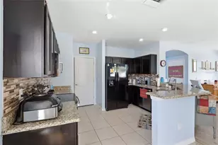 7902 Carriage Pointe Dr, Gibsonton, FL 33534 - Photo 10