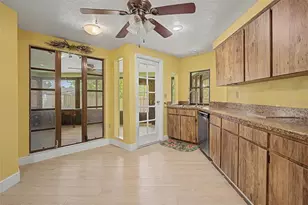 1100 Persimmon Dr, Palm Harbor, FL 34683 - Photo 14