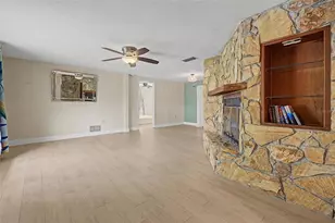1100 Persimmon Dr, Palm Harbor, FL 34683 - Photo 4