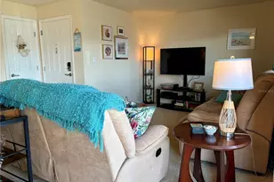 5184 Beach Dr SE, Saint Petersburg, FL 33705 - Photo 10